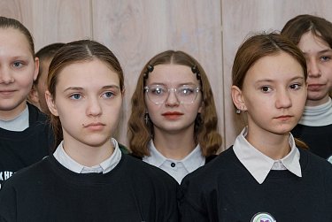 Школьные герои в Доме Советов